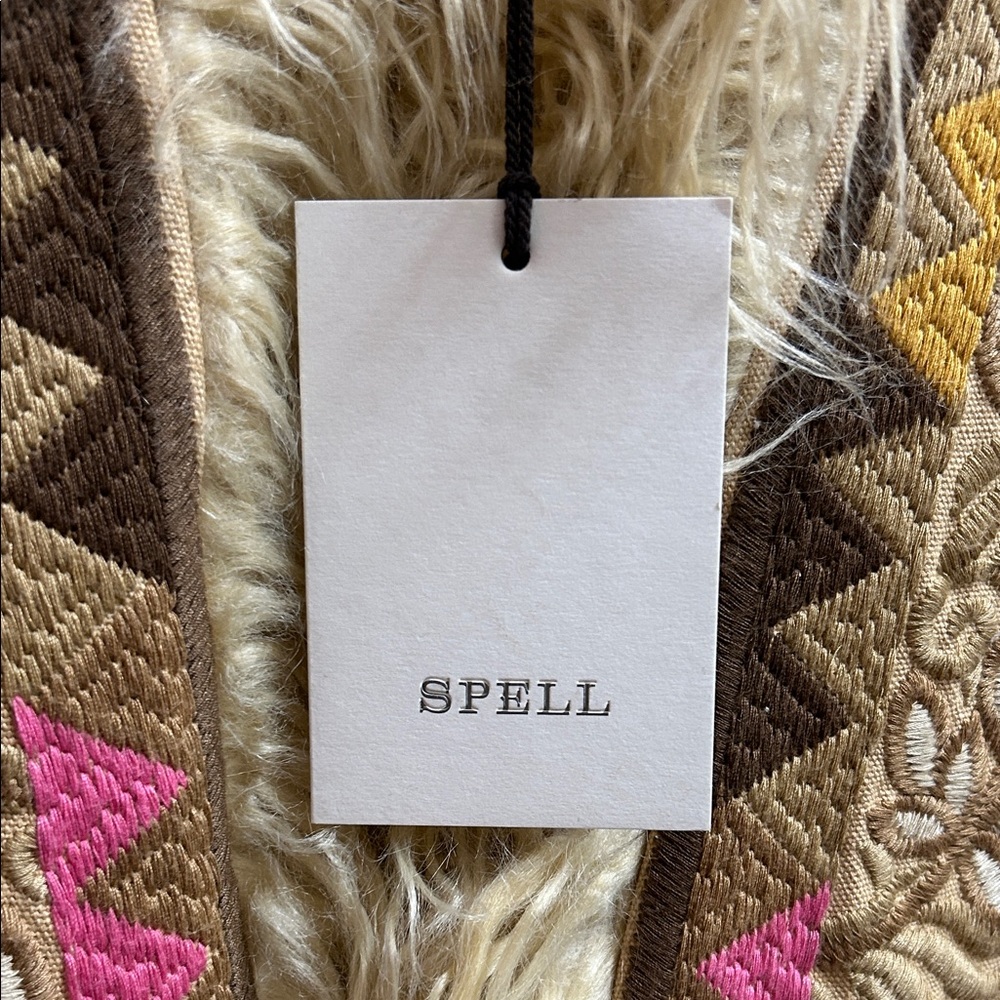 Spell Rue Vest - Picture 2 of 9